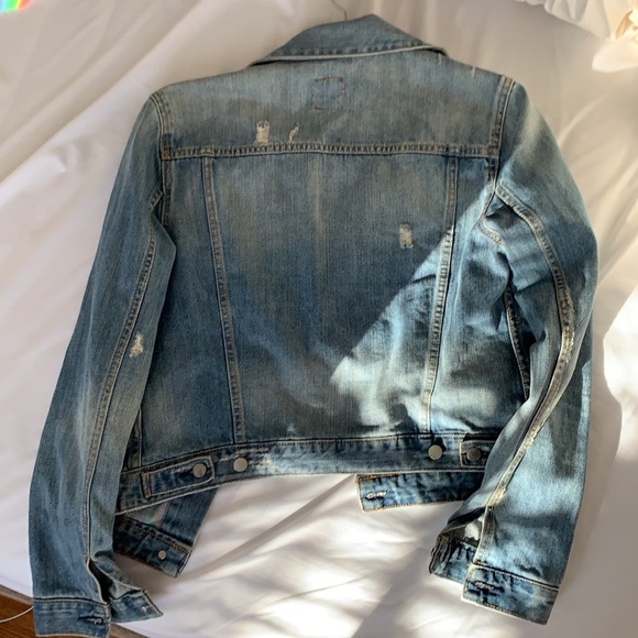 Gap Light Wash Distressed Denim Jean Jacket - Picture 2 of 5